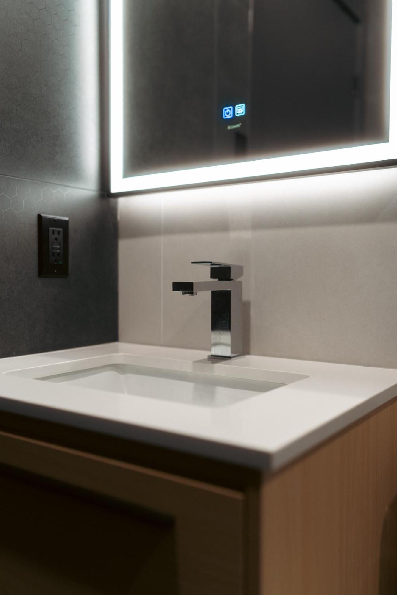 Lift Hotel Montréal Dış mekan fotoğraf